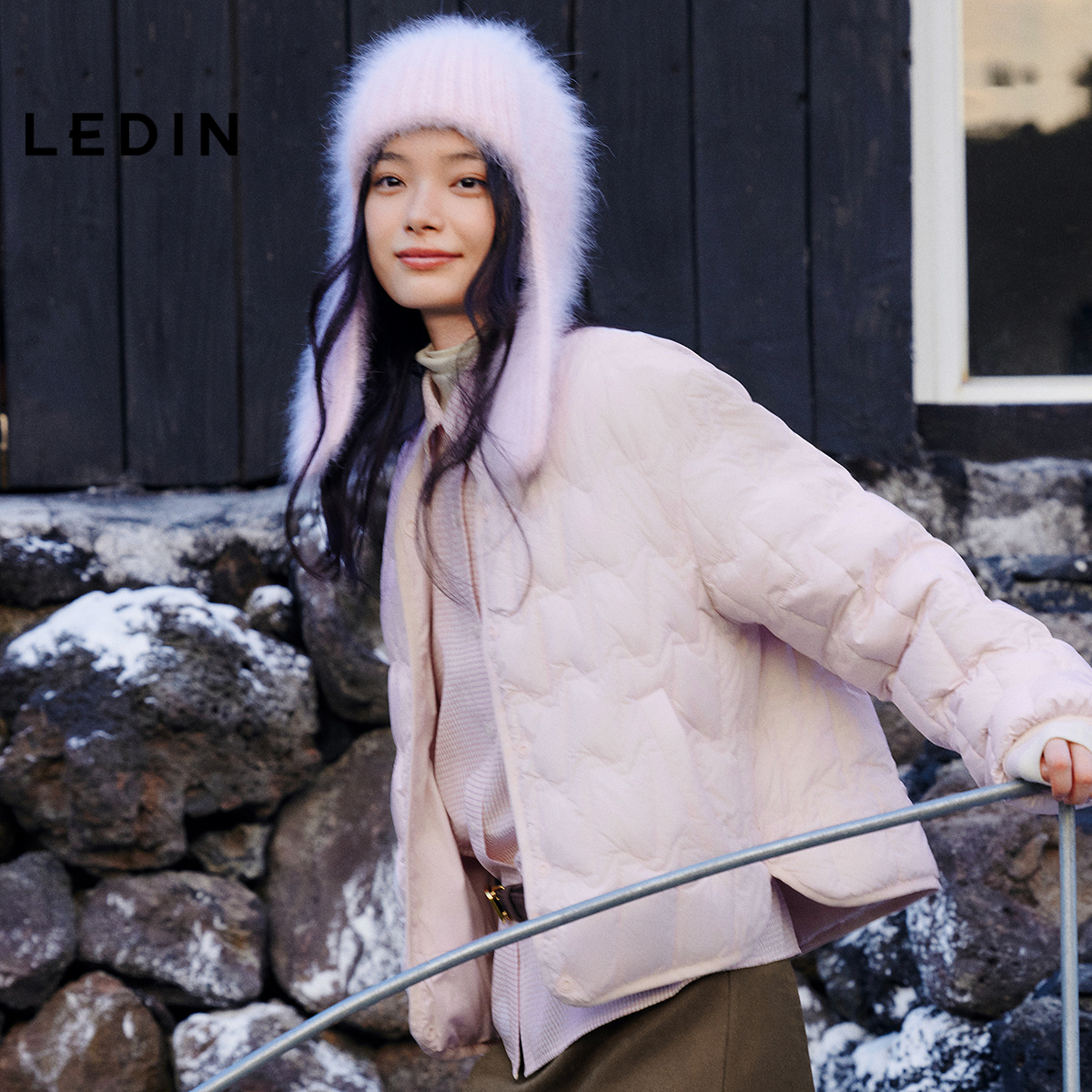 乐町小面包格外穿轻薄羽绒服女装2025冬季新款圆领短款内搭羽绒