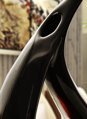 宏赫景德镇陶瓷情侣水滴花插摆件