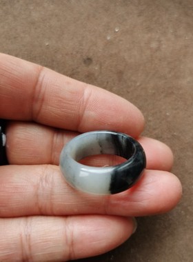 新疆和田玉戒指籽料墨玉青花指环青花籽料黑白分明男女款指环戒指