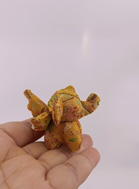 纯手工迷你小飞象可爱小象玩偶仿宋锦小象挂件包挂钥匙挂材料包