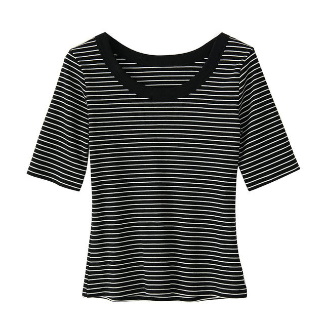 ແຂນໄຕມາດຂອງແມ່ຍິງ striped ຄໍມົນ sleeves