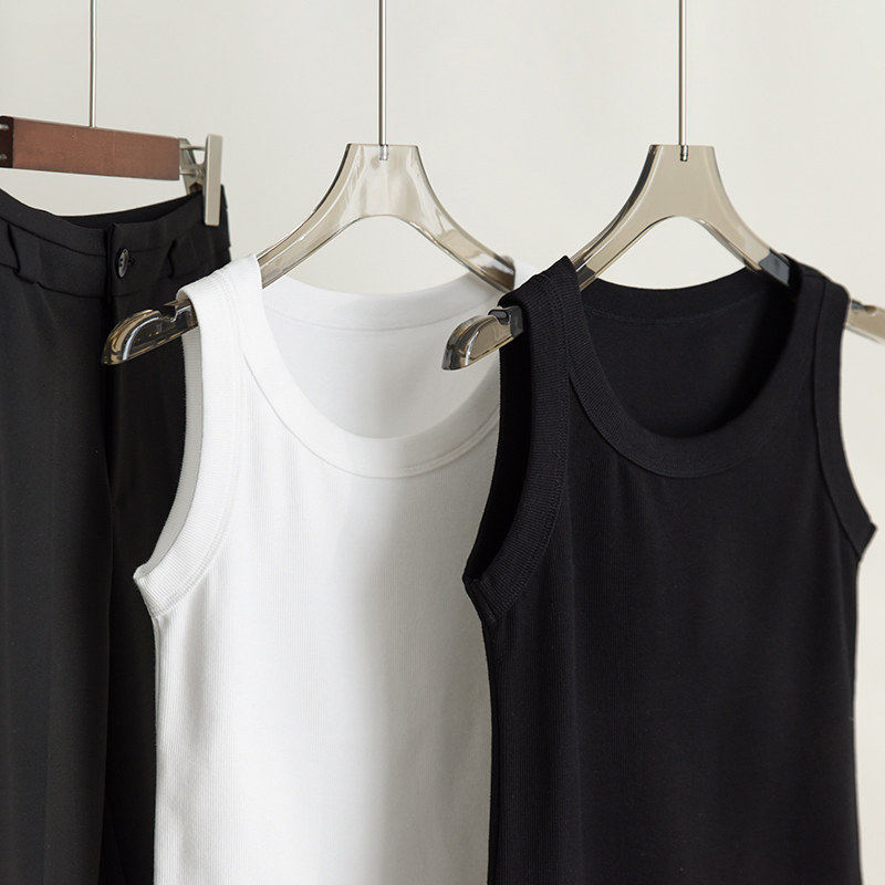 Women's U-neck wide shoulder strap camisole