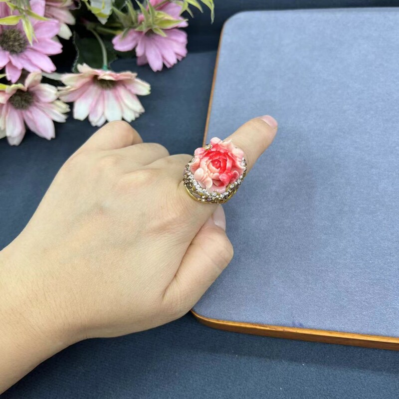Shell powder pressed peony flower three-piece set high-end elegant full diamond design jewelry necklace earrings ring for women