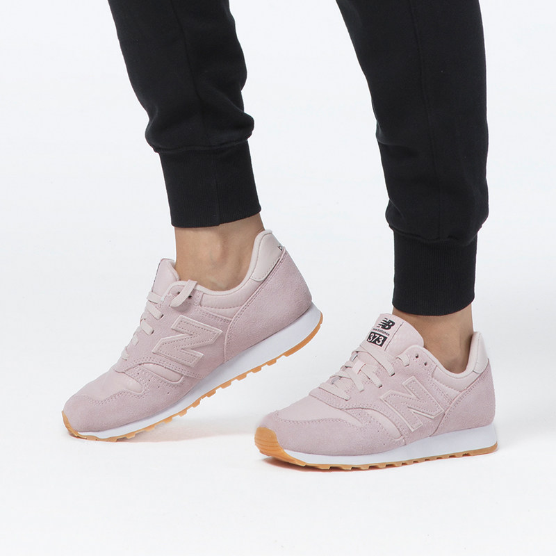  New Balance跑步鞋