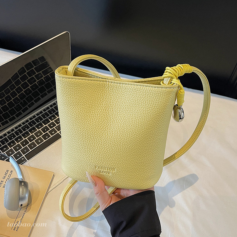 夏季流行爆款小包包女2025新款简约百搭斜挎包精致迷你超火水桶包,淘宝优惠券,粉丝福利购,淘宝优惠卷