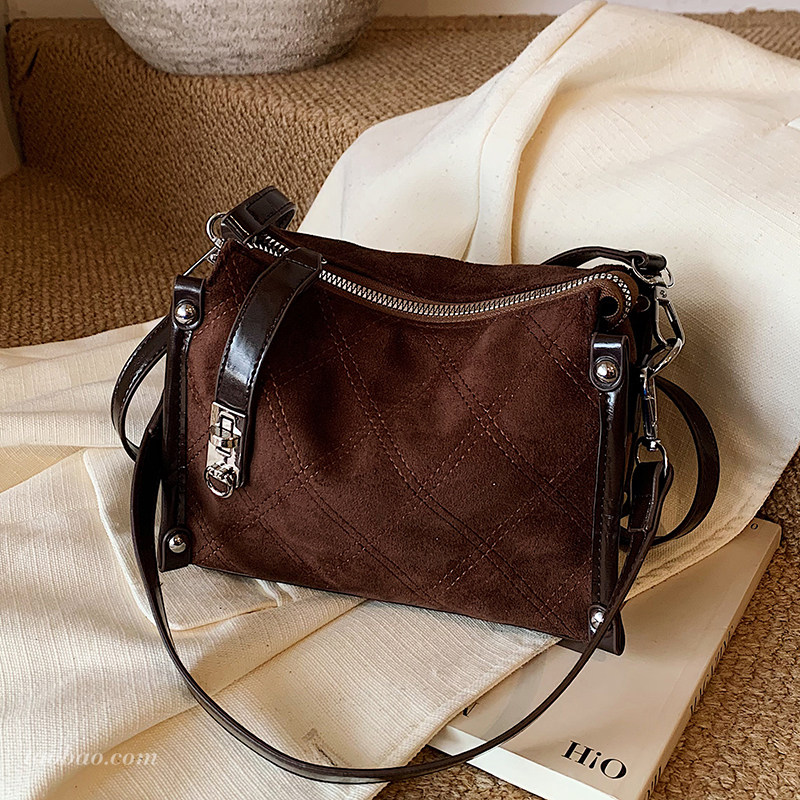 超火小众复古麂皮绒包包女2025新款百搭单肩腋下包精致迷你枕头包,淘宝优惠券,粉丝福利购,淘宝优惠卷