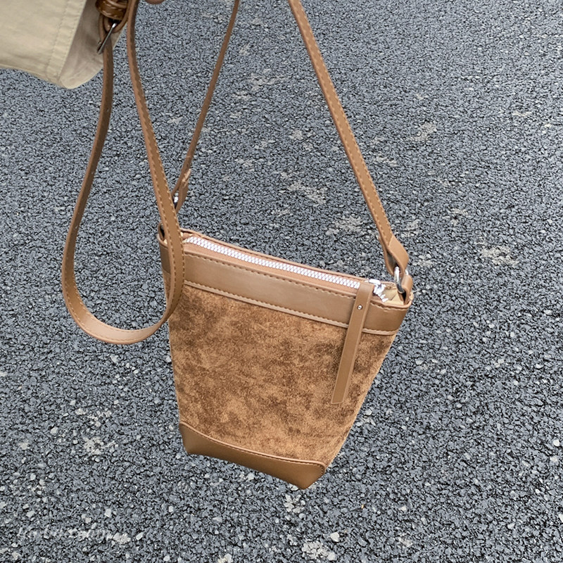 精致超火小众包包女2025新款休闲百搭斜挎包精致水桶包出门小挎包,淘宝优惠券,粉丝福利购,淘宝优惠卷