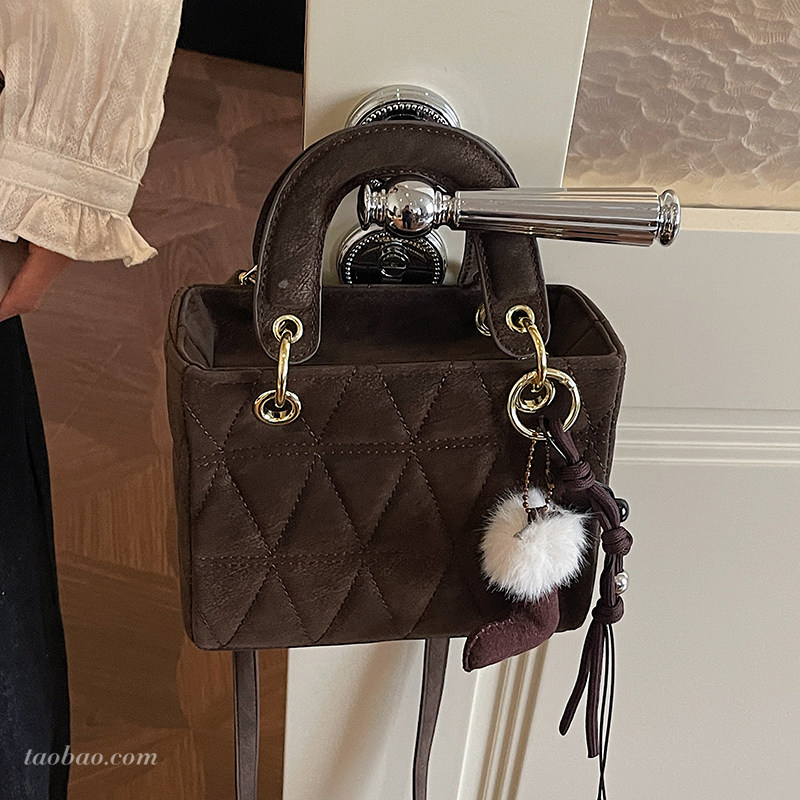 时尚复古磨砂包包女2026新款百搭斜挎包精致超火手提戴妃包小拎包,淘宝优惠券,粉丝福利购,淘宝优惠卷