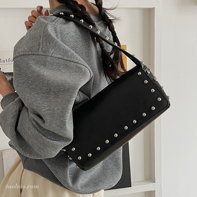 高级感小众铆钉包包女2026新款时尚通勤单肩腋下包手提小拎法棍包,淘宝优惠券,粉丝福利购,淘宝优惠卷