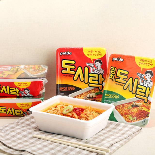 Reba’s same style eight-way square box instant noodles
