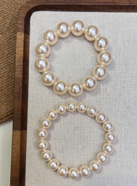 温柔暖光施家香槟奶油白珍珠手链