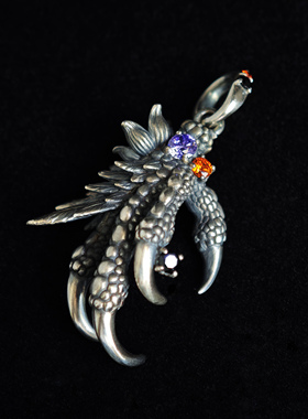 铁头的店 BloodyourMary血腥玛丽2024万圣节纪念“暗黑渡鸦”吊坠