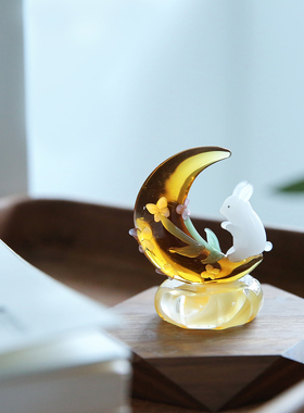 七隐月亮兔子玻璃摆件