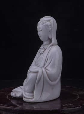 大明万历年制何朝宗印德化白釉观世音菩萨造像