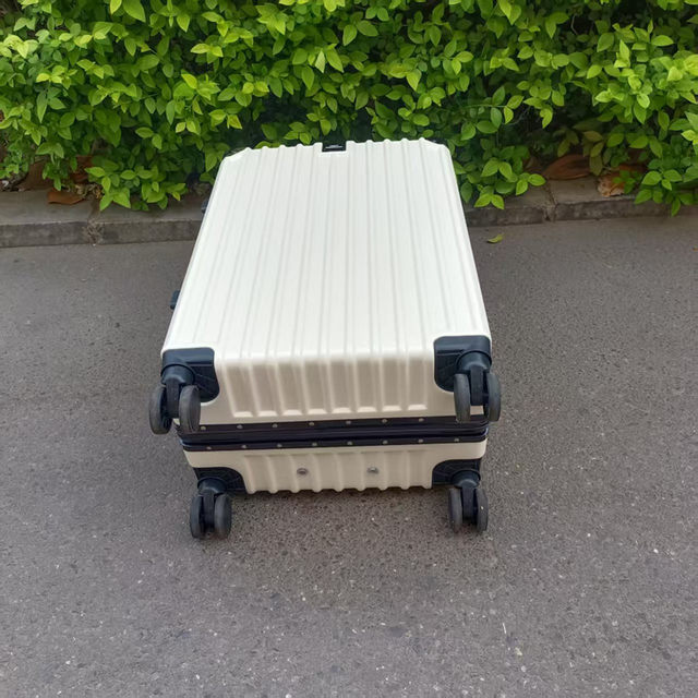 Luggage ABS plus PC anti-scratch and wear-resistant universal wheels