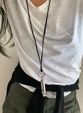 Lemai*e同款银色哨子吊坠女款pu皮绳项链长款百搭小众设计简约风