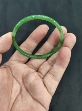 和田碧玉手镯冰底阳绿白加绿细条手镯无裂无纹55圈口