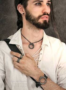 英国A牌耶梦加得龙环哥特皮手镯