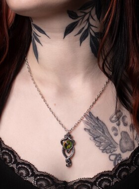 Alchemy Light In The Dark P990 黑暗中的光哥特风格化海怪项链