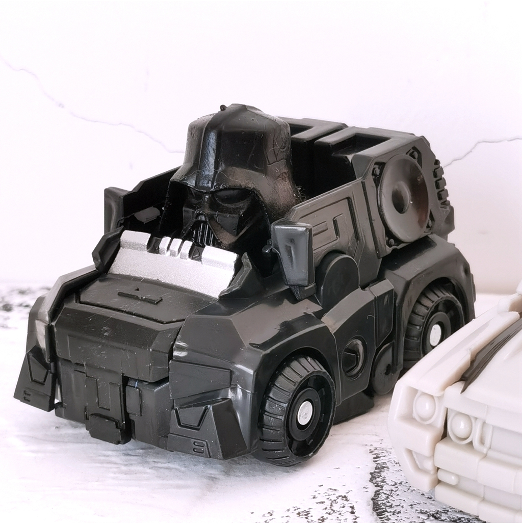 动漫周边星战黑白武士汽车人变形小汽车机器人模型玩具摆件C50 - 图2