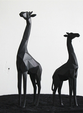 现代北欧黑白长颈鹿家居客厅酒柜小摆件样板间软装饰品树脂工艺品