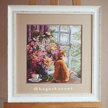 French DMC cross-stitch Russian kit window sill vase and cat European magazine style ການພິມທີ່ຊັດເຈນ