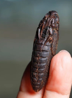 印尼雕刻小吊坠把玩件达拉干沉香