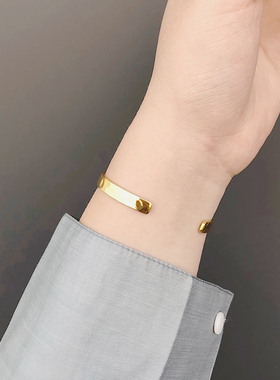 不褪色洗手不取锤纹手镯