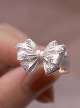 小红书爆款清冷感小众设计立体蓝花朵蝴蝶结镶嵌戒指小清新食指环