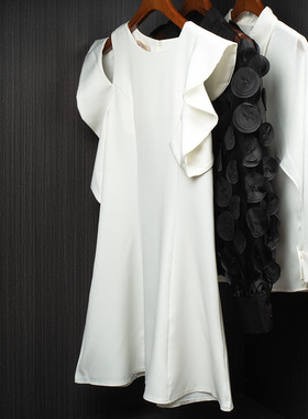 极简轻奢样板房衣帽间摆件套装黑白色系衣柜搭配衣服包包软装饰品