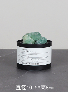 现代轻奢样板房衣帽间衣柜软装饰品摆件丝巾晚宴包项链组合陈列