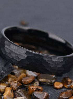 4-6宽现货纯手工打磨砂面捶打纹电黑色钨钢戒指外贸饰品工厂直销