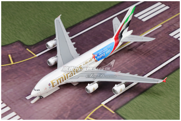 GeminiJets GJUAE2242 Emirates 阿联酋航空 A380 A6-EOE 1:400 - 图2