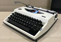 Flying fish card flying fish200 type white old English typewriter retro nostalgic for normal use