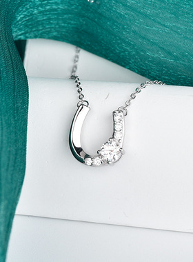 莫桑石项链配饰女纯银S925锁骨链蹄影流光吊坠马年银饰品批发货源