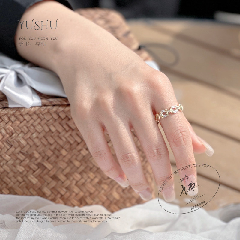 Yushu’s high-end light luxury rings are interlocking