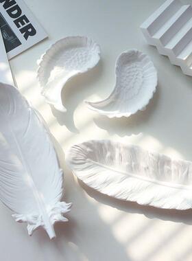 ins白色网哑光红羽毛收纳盘美甲首饰展示盘子拍照道具摄影背景布