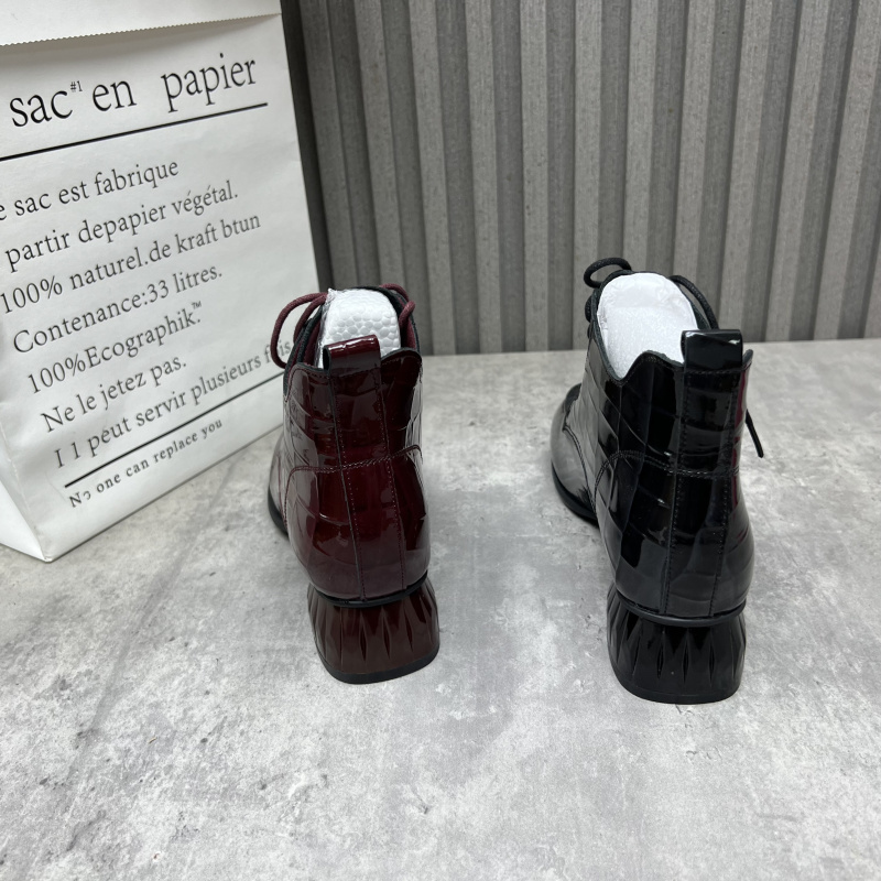 清仓断码处理真皮女靴2025秋冬季新款户外时尚中跟简约圆头女短靴 - 图1