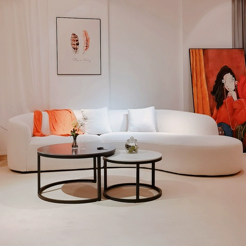 Современный креативный изогнутый диван, ткань для гостиной, популярно в интернете, простой и элегантный дизайн