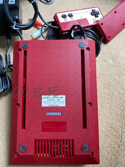 Nintendo FC original game console modified with AV output