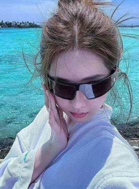 新款发箍墨镜女小红书推荐黑色连体高级感走秀款时髦百搭太阳镜潮