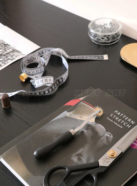 样板房服装设计主题 面料服饰线团组合周边 书房工作间软装搭配