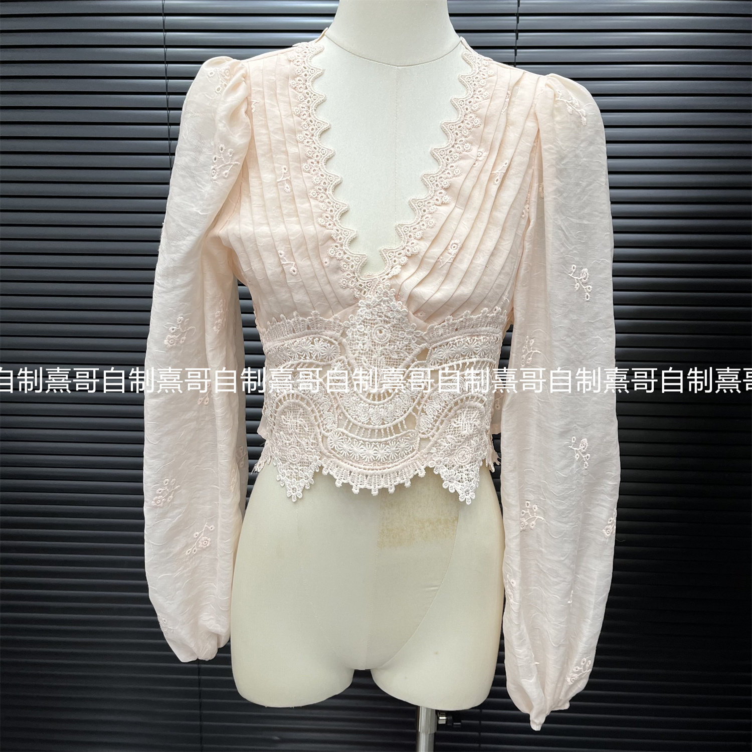 法式复古气质高级感蕾丝拼接长袖衬衫设计感小众宽松显瘦百搭上衣