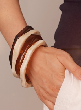 波西米亚欧美设计师夸张光面小众复古夏度假树脂宽手镯手饰品套装