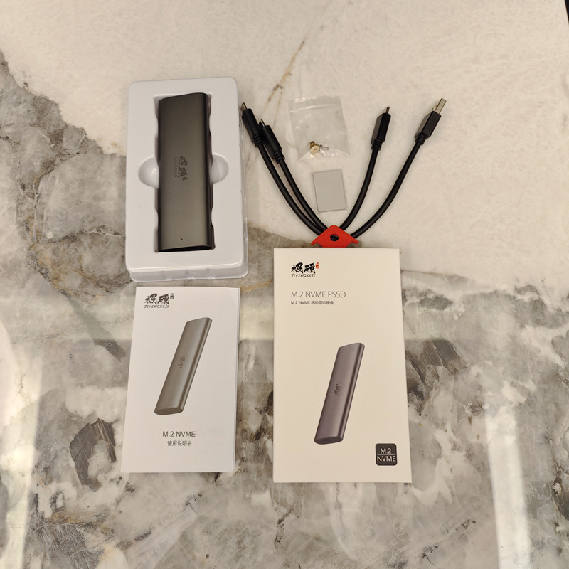 高性能NVMe M.2SSD移动固态硬盘盒1T 2T 4TB兼容 iPhone 17P/PM - 图3