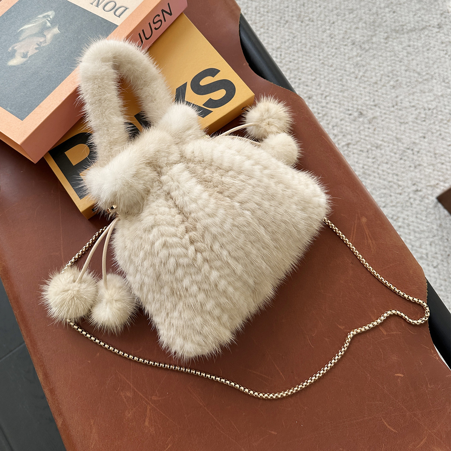 2025新款水貂毛编织包包女可爱四球抽带手拎斜挎单肩皮草包包女士,淘宝优惠券,粉丝福利购,淘宝优惠卷