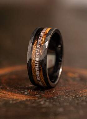 钨金男款镶真鹿角橡木戒指