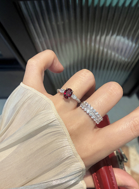 日常款轻奢鸽血红蛋面红宝石戒指