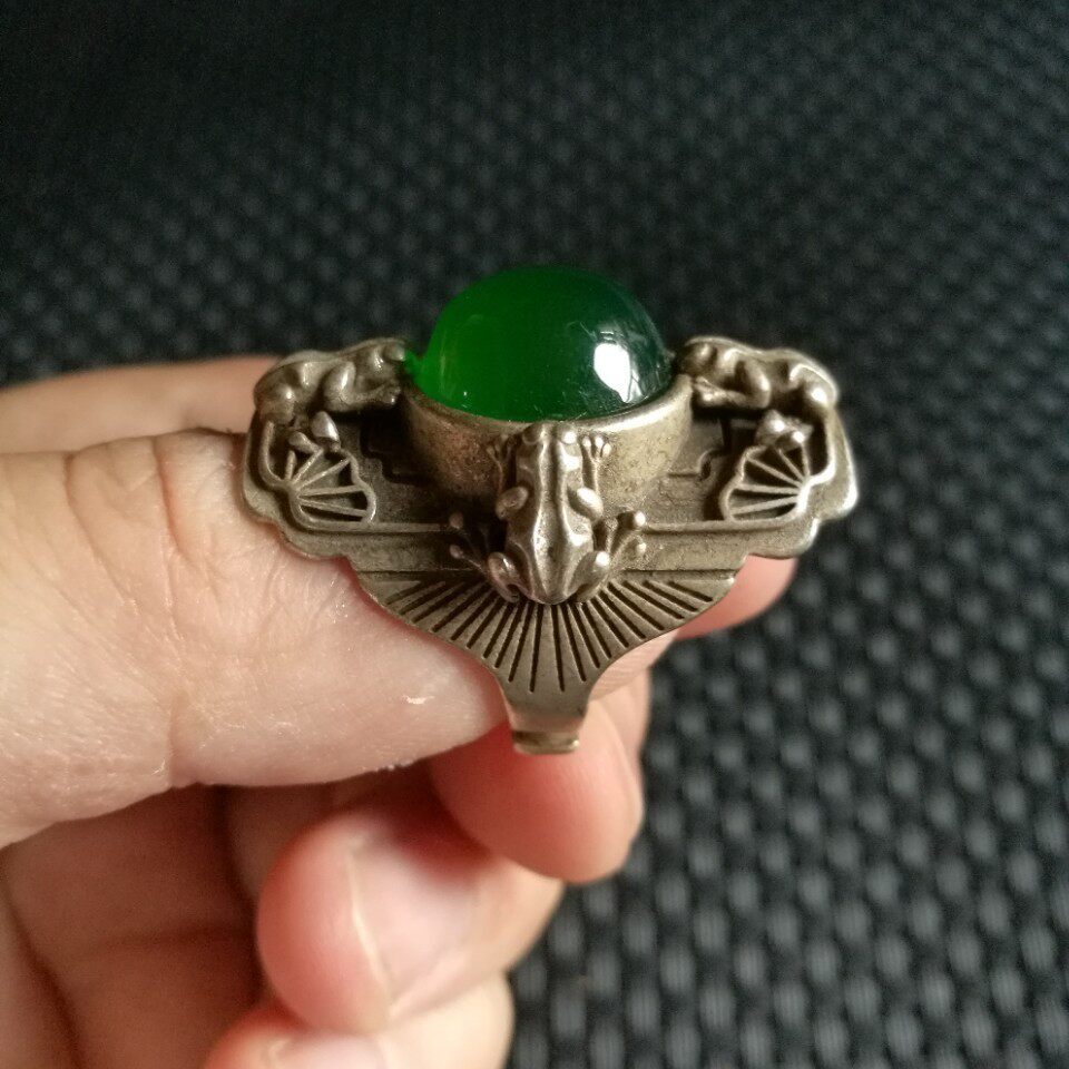 Antique collection vintage old silver inlaid with chrysoprase agate ring Miao silver living ring
