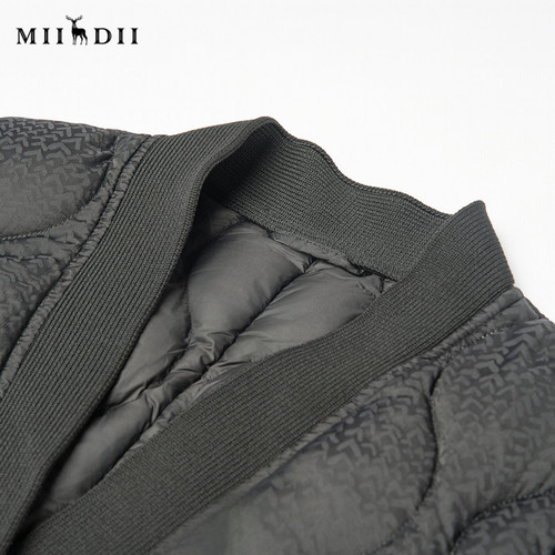 谜底短款羽绒女2025秋冬极简百搭量感暖核宽松V领鸭绒服257MY8801 - 图2